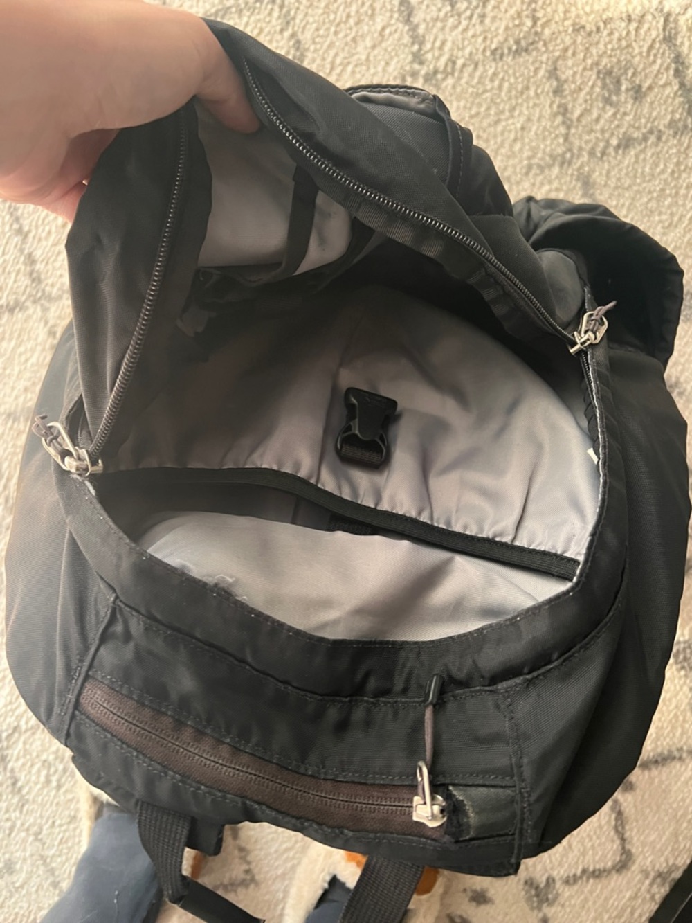Patagonia Black Men's Everyday Backpack with Front Pocket - Picture 3 of 3